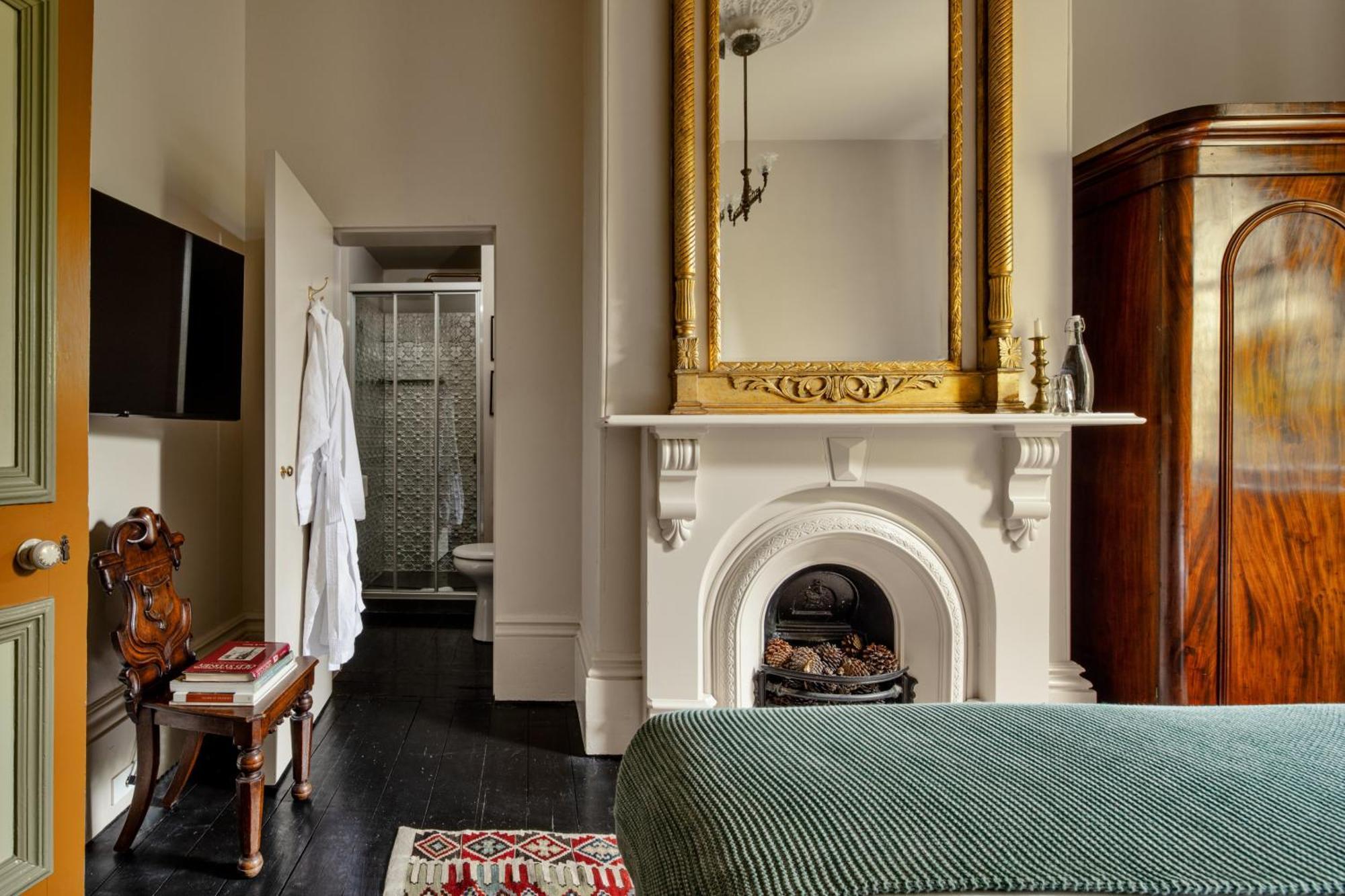 The Corinda Collection Hobart Quarto foto