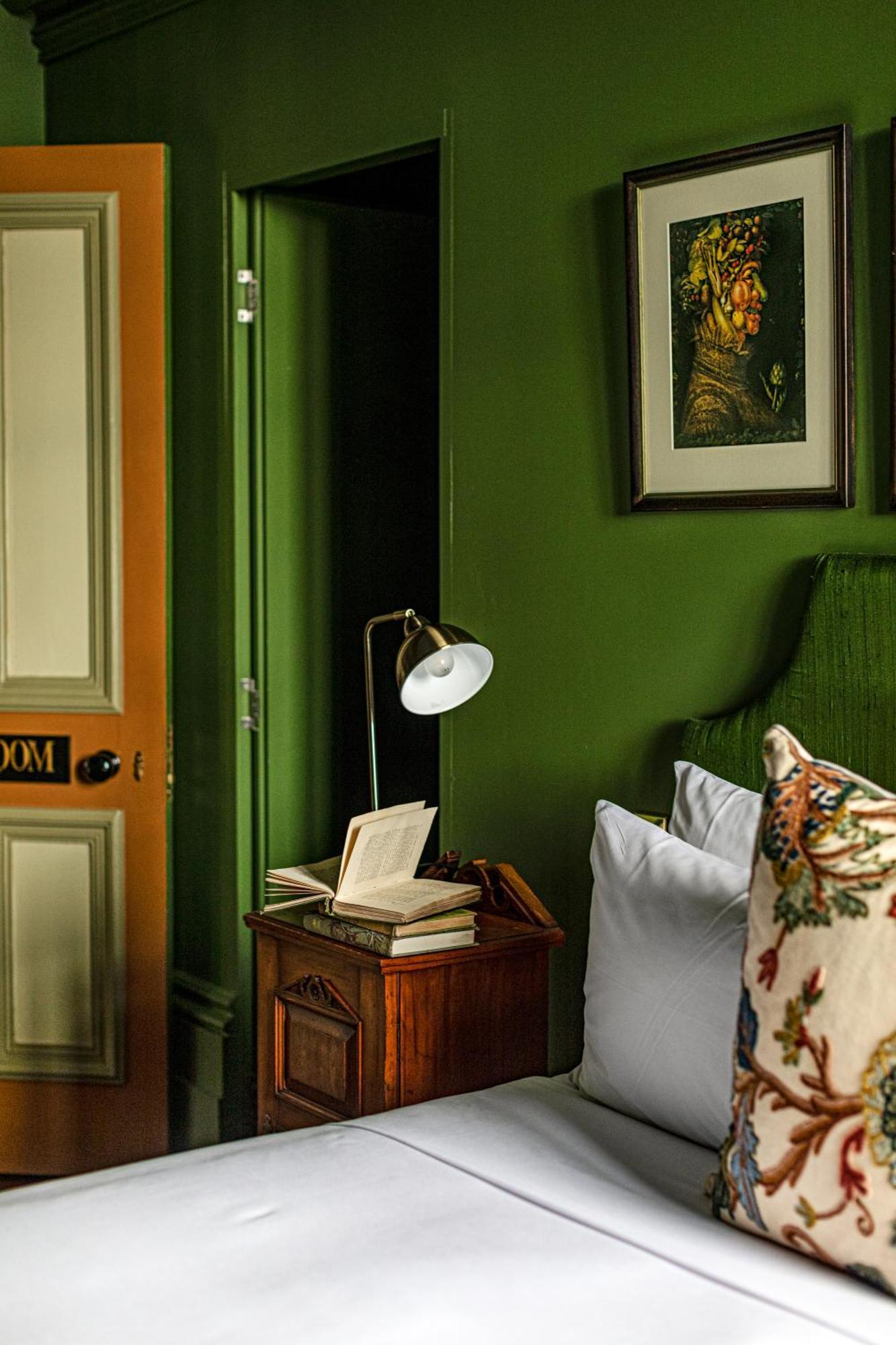 The Corinda Collection Hobart Quarto foto